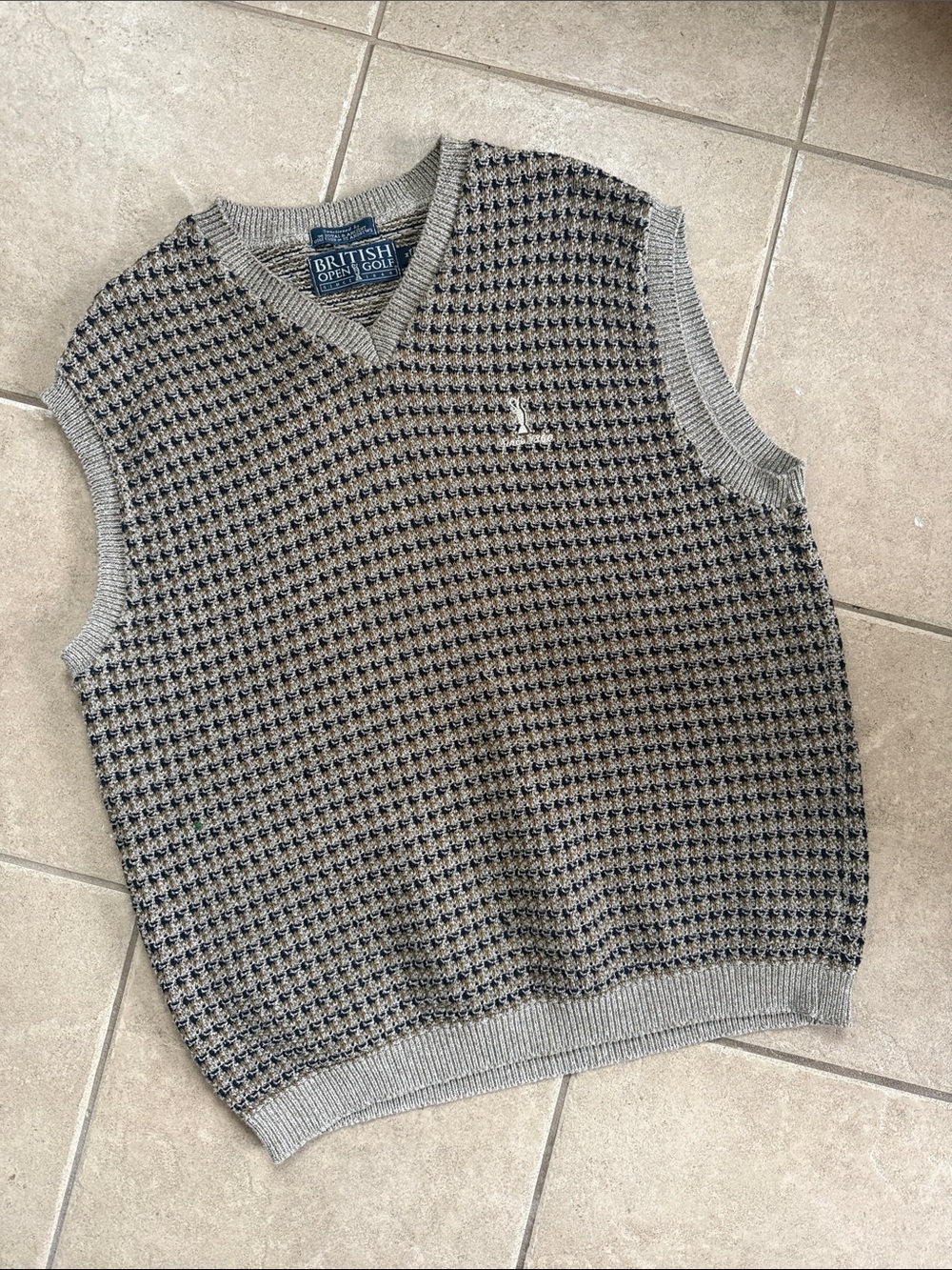Men's Gray Patterned V-Neck Sweater Vest